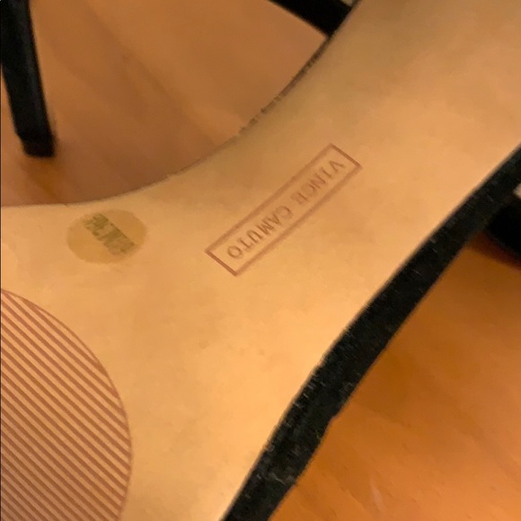 Vince Camuto sandals with studs - Picture 4 of 5